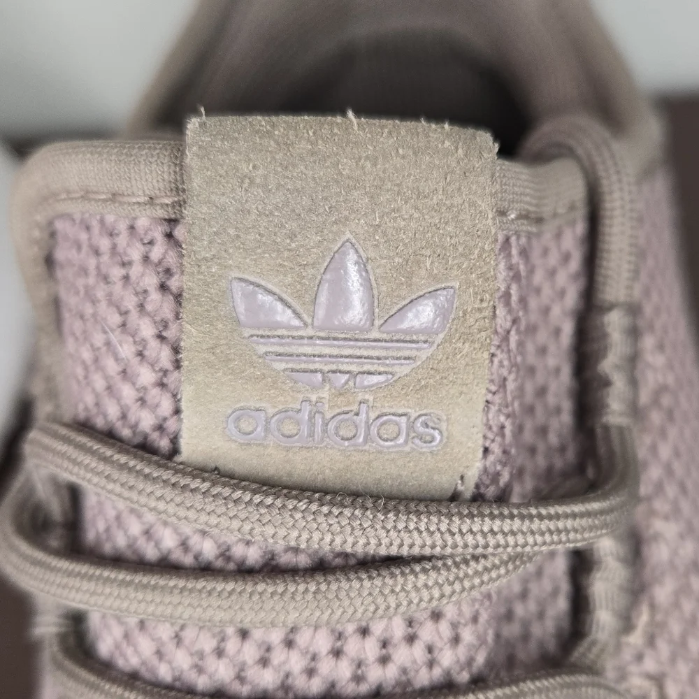 Adidas Knit Sneakers Boys 6 Womens 7.5 Taupe Athletic Shoes